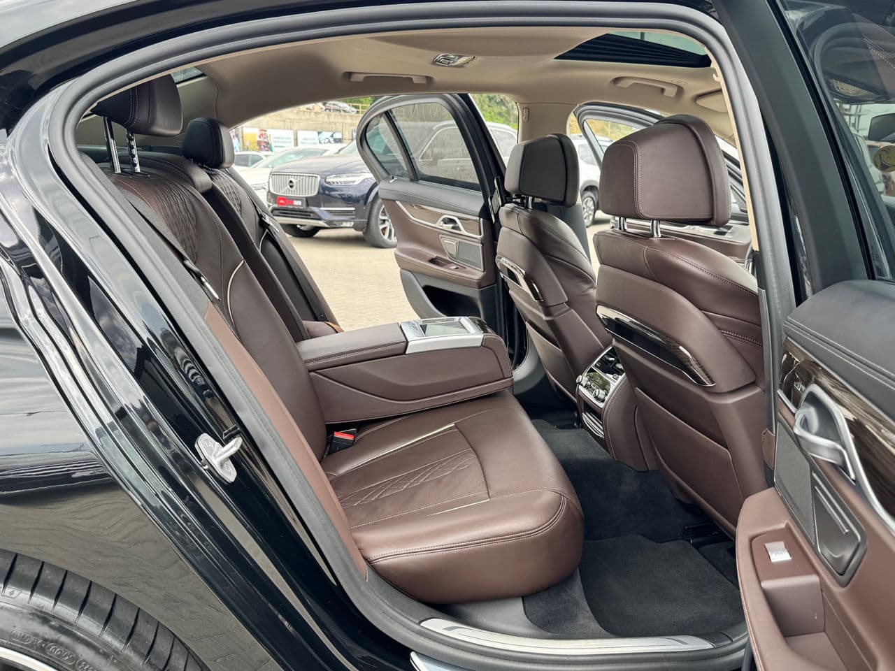 BMW 740 2017 — Миниатюра 16
