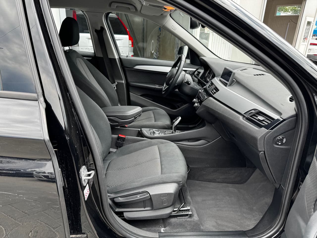 BMW X1 1.6D 2021 — Миниатюра 6