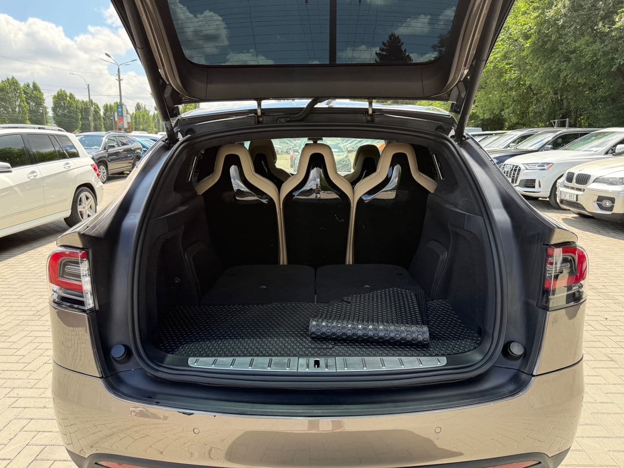 Tesla Model X 2016 — Миниатюра 11