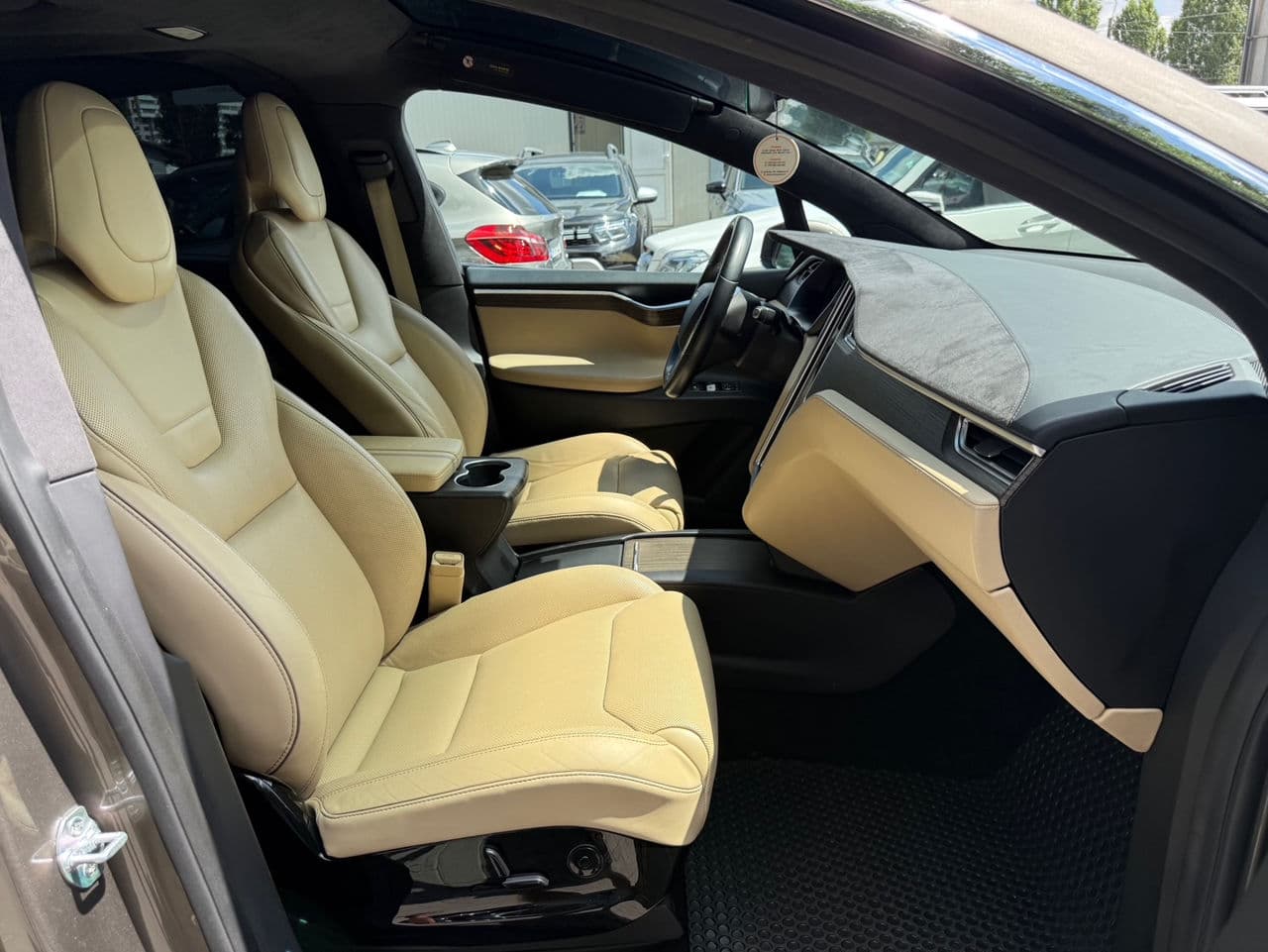 Tesla Model X 2016 — Миниатюра 9
