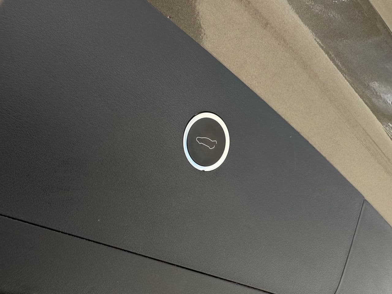 Tesla Model X 2016 — Миниатюра 12