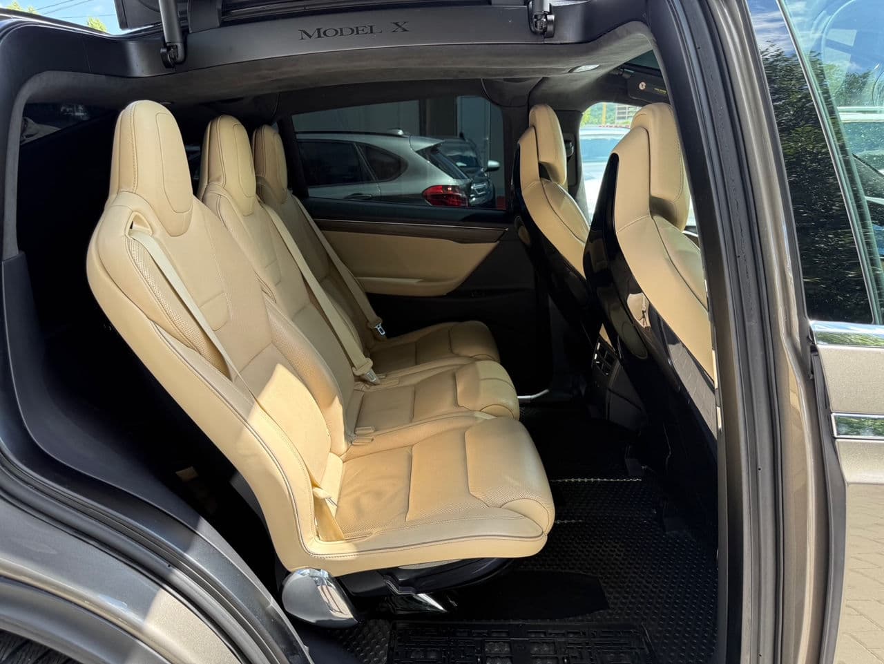 Tesla Model X 2016 — Миниатюра 10