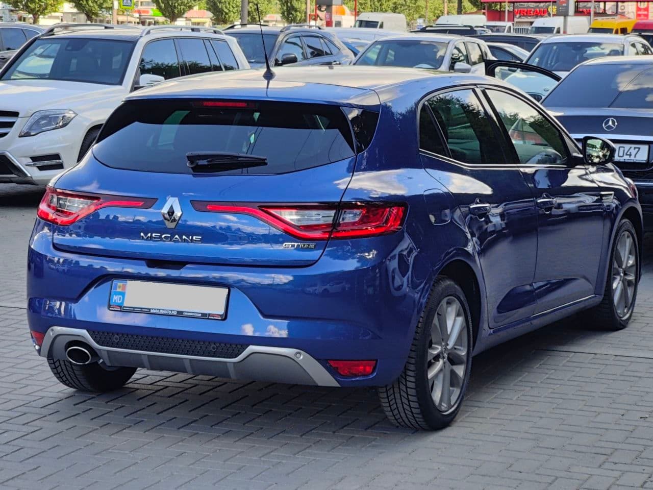 Renault Megane 2018 — Миниатюра 2