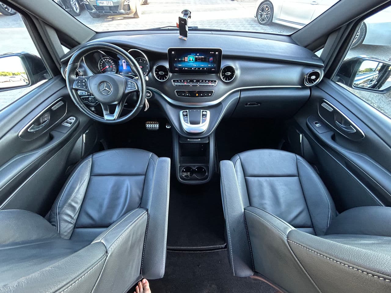 Mercedes V 300 2022 — Миниатюра 10