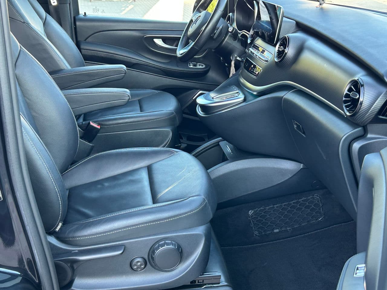 Mercedes V 300 2022 — Миниатюра 18