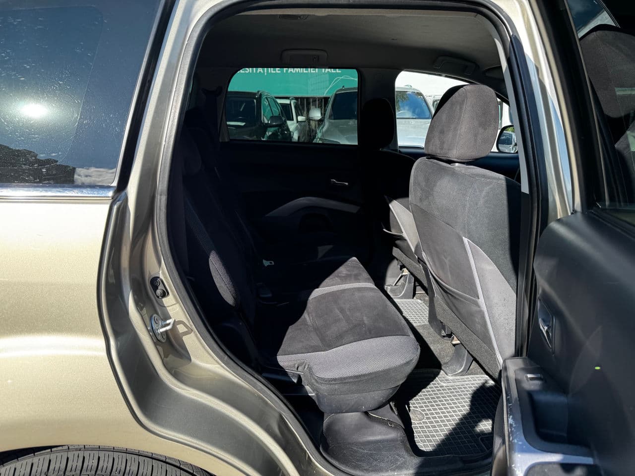 Mitsubishi Outlander XL 2008 — Миниатюра 8
