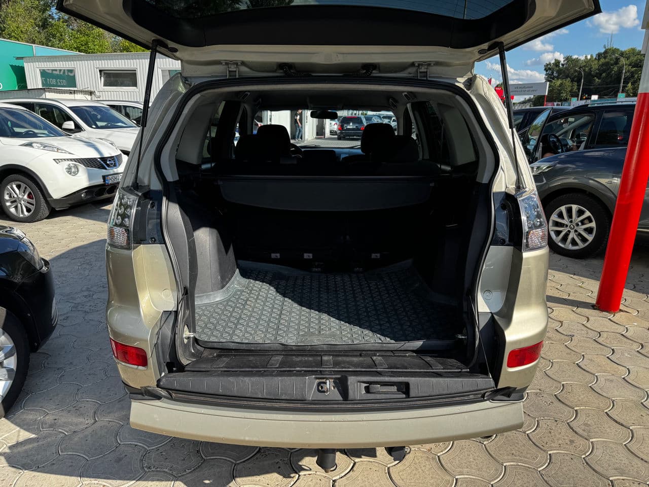 Mitsubishi Outlander XL 2008 — Миниатюра 16