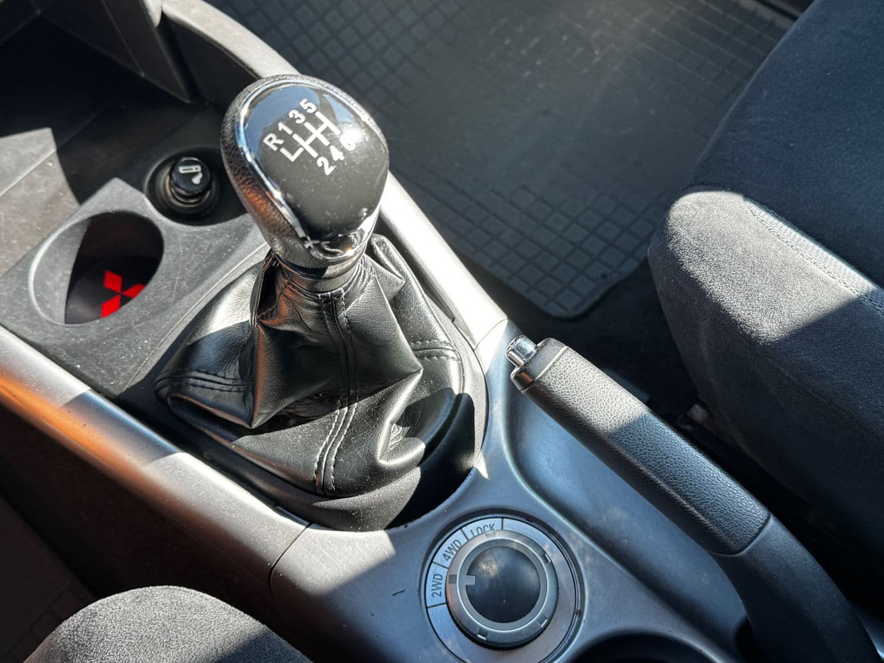 Mitsubishi Outlander XL 2008 — Миниатюра 14