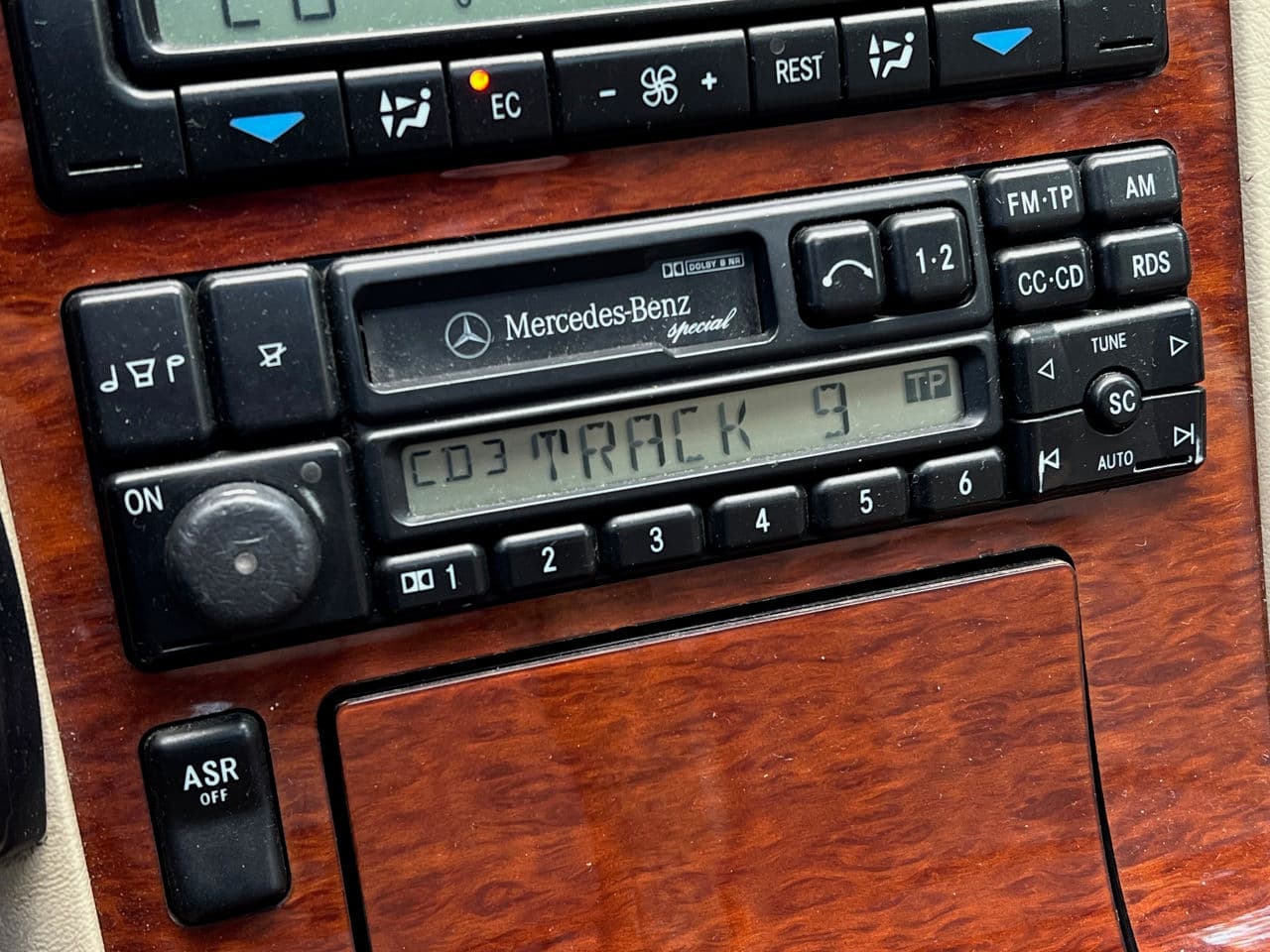 Mercedes S 320 1998 — Миниатюра 12