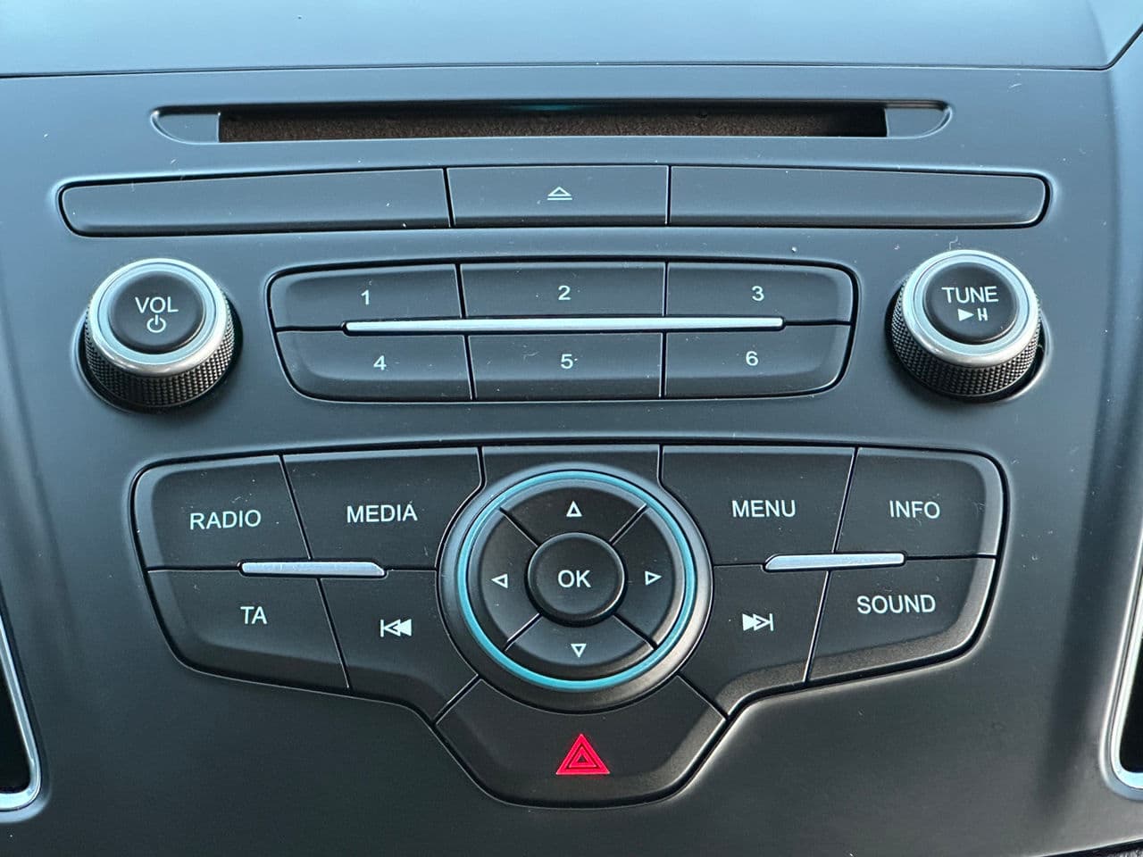 Ford Grand C-MAX 2016 — Миниатюра 8