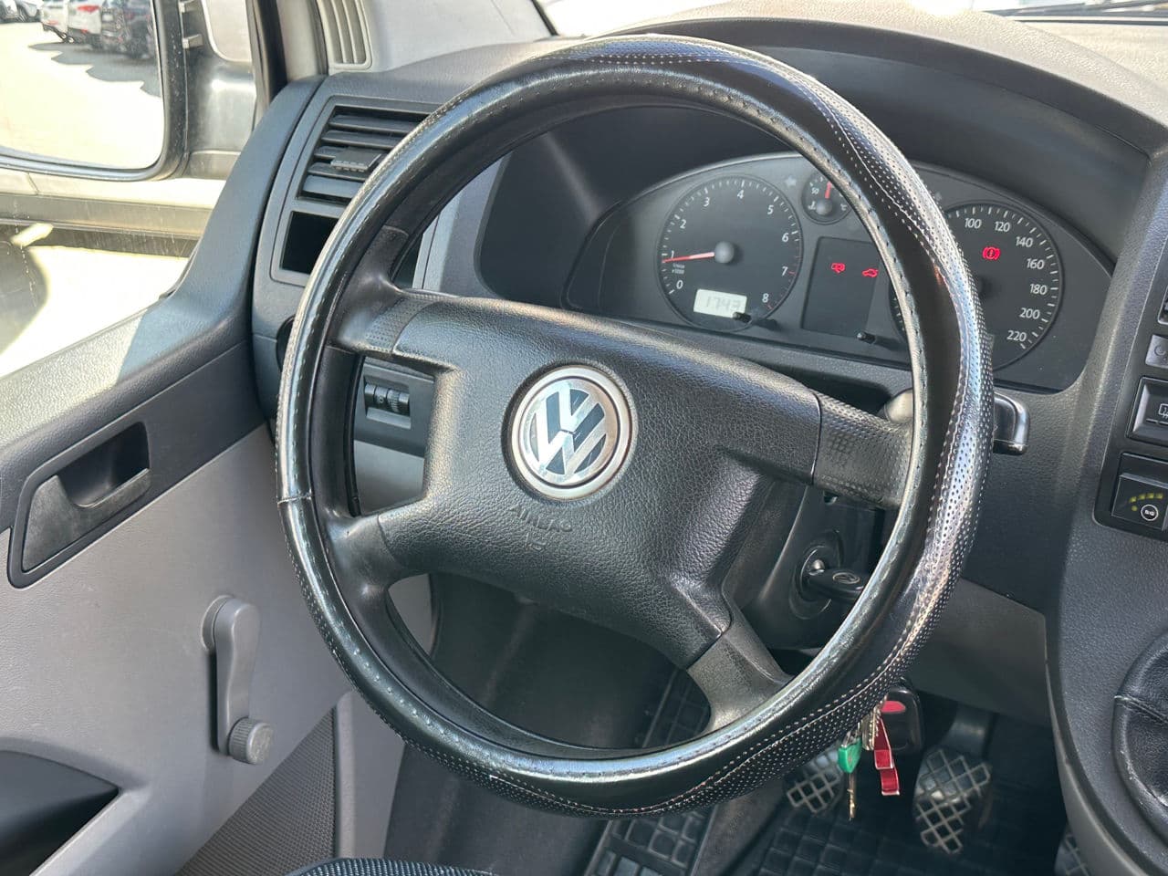 Volkswagen Transporter 2005 — Миниатюра 10