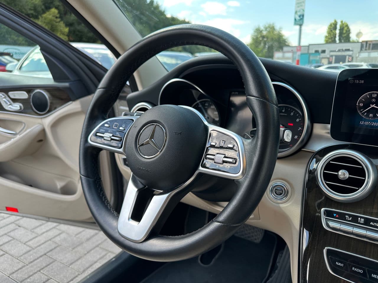 Mercedes C 300 2018 — Миниатюра 8