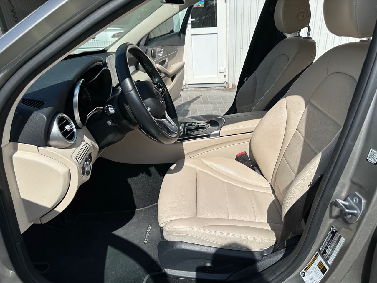 Mercedes C 300 2018 — Миниатюра 5