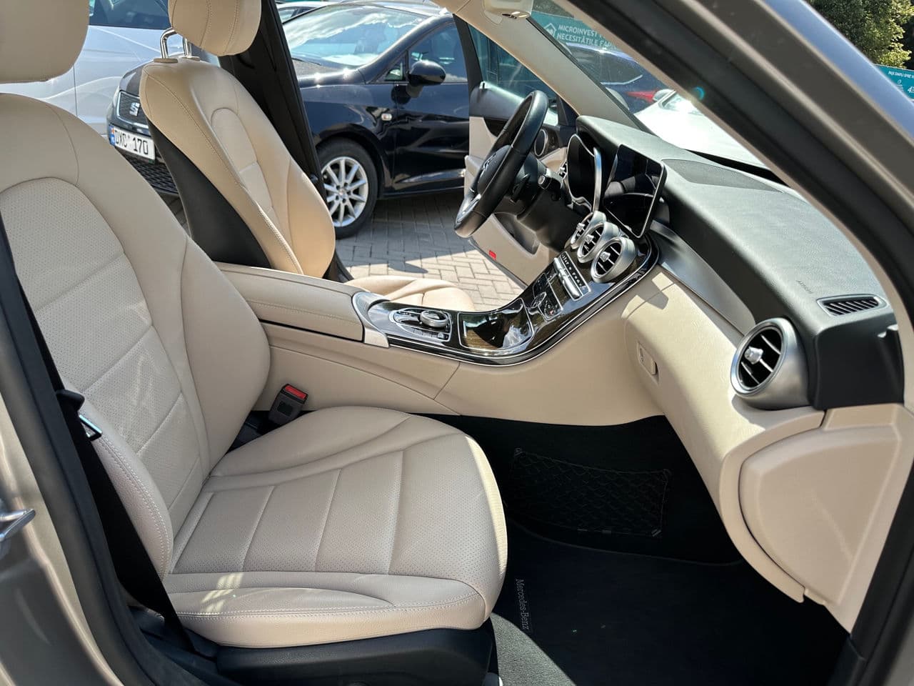 Mercedes C 300 2018 — Миниатюра 13