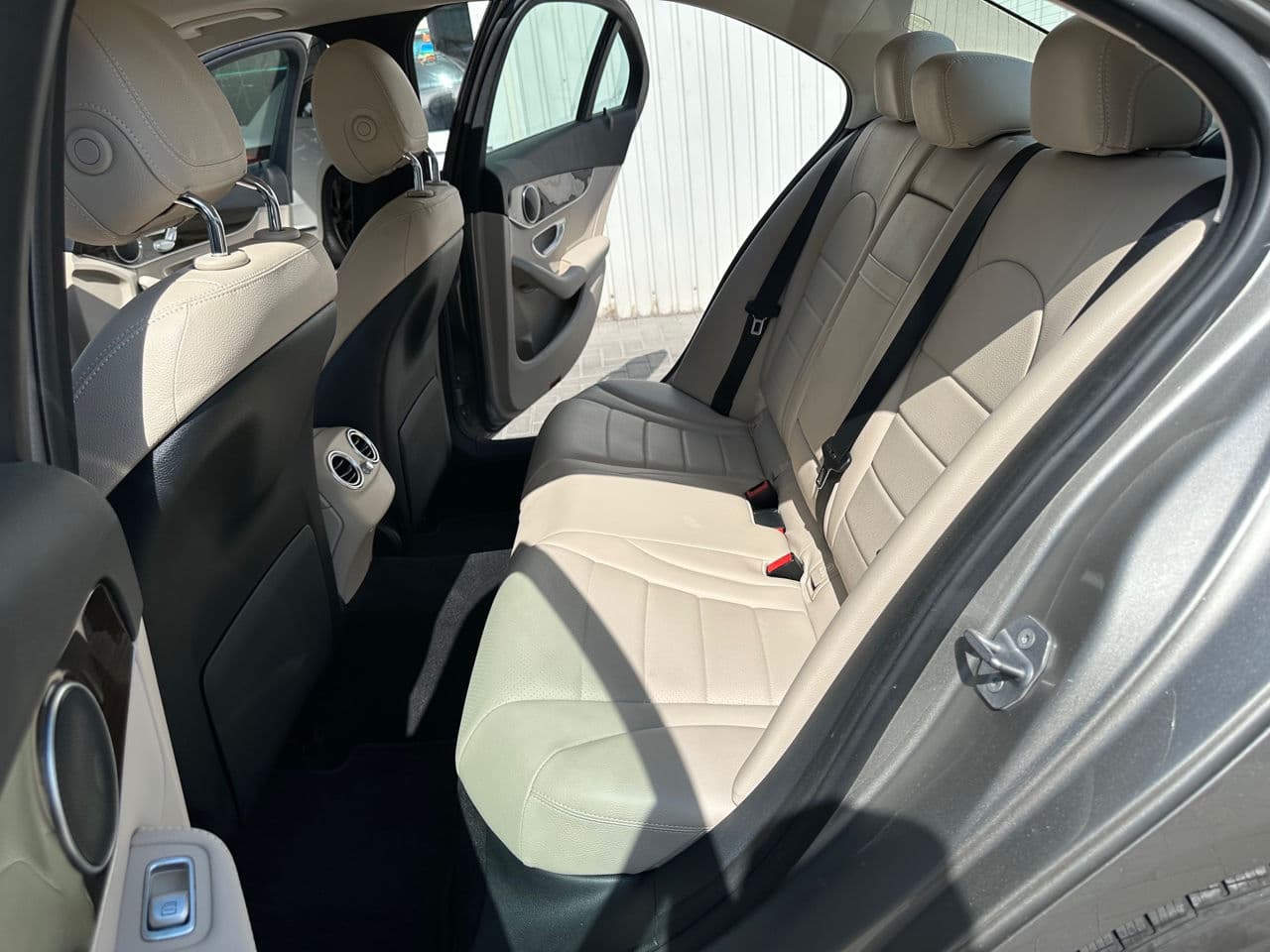 Mercedes C 300 2018 — Миниатюра 6