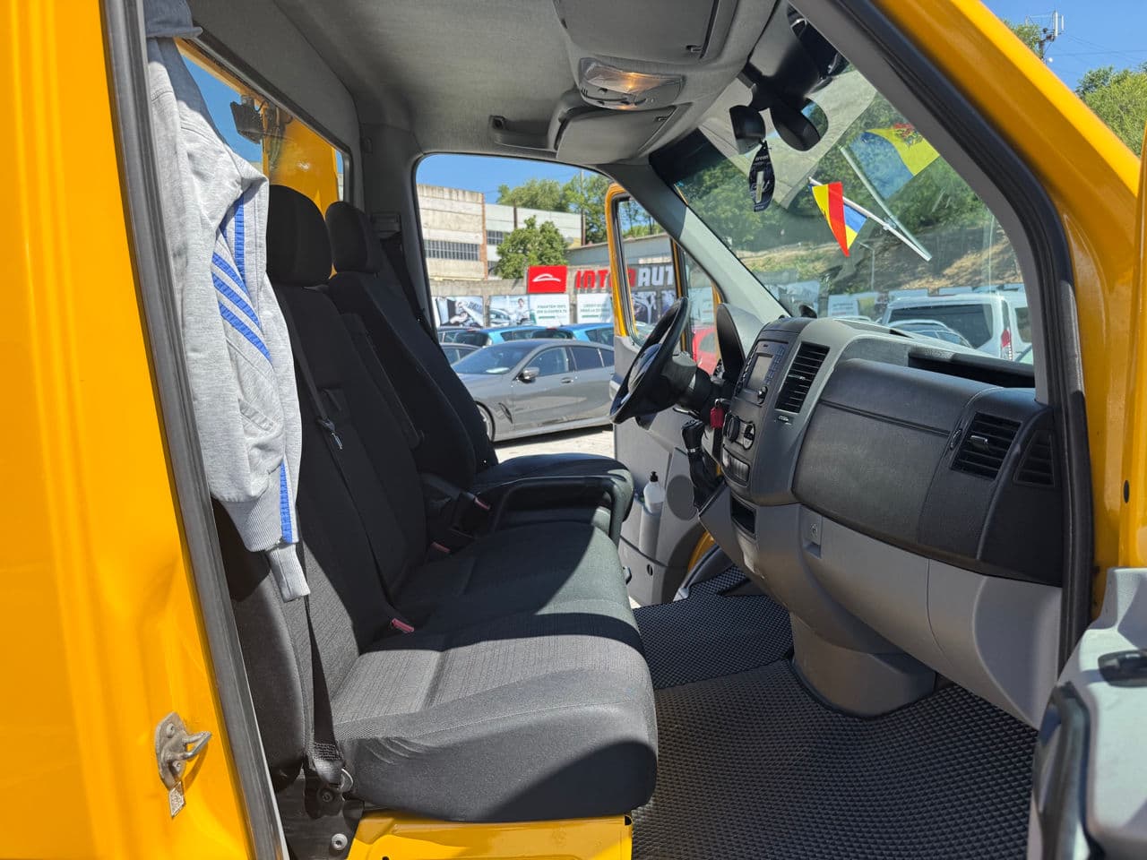 Mercedes Sprinter 2018 — Миниатюра 11