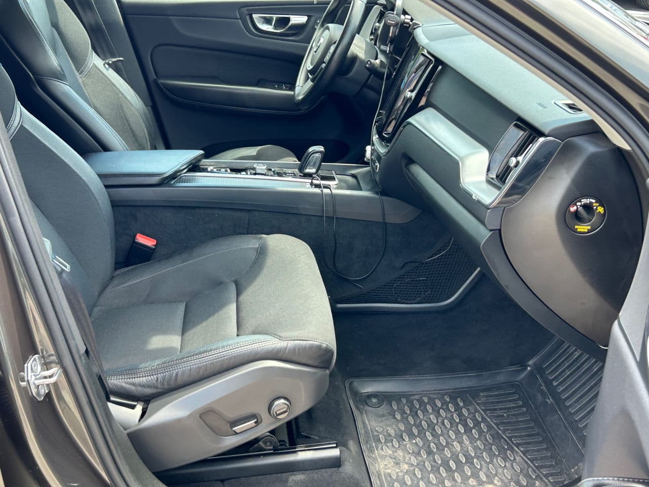 Volvo XC 60 2019 — Миниатюра 14