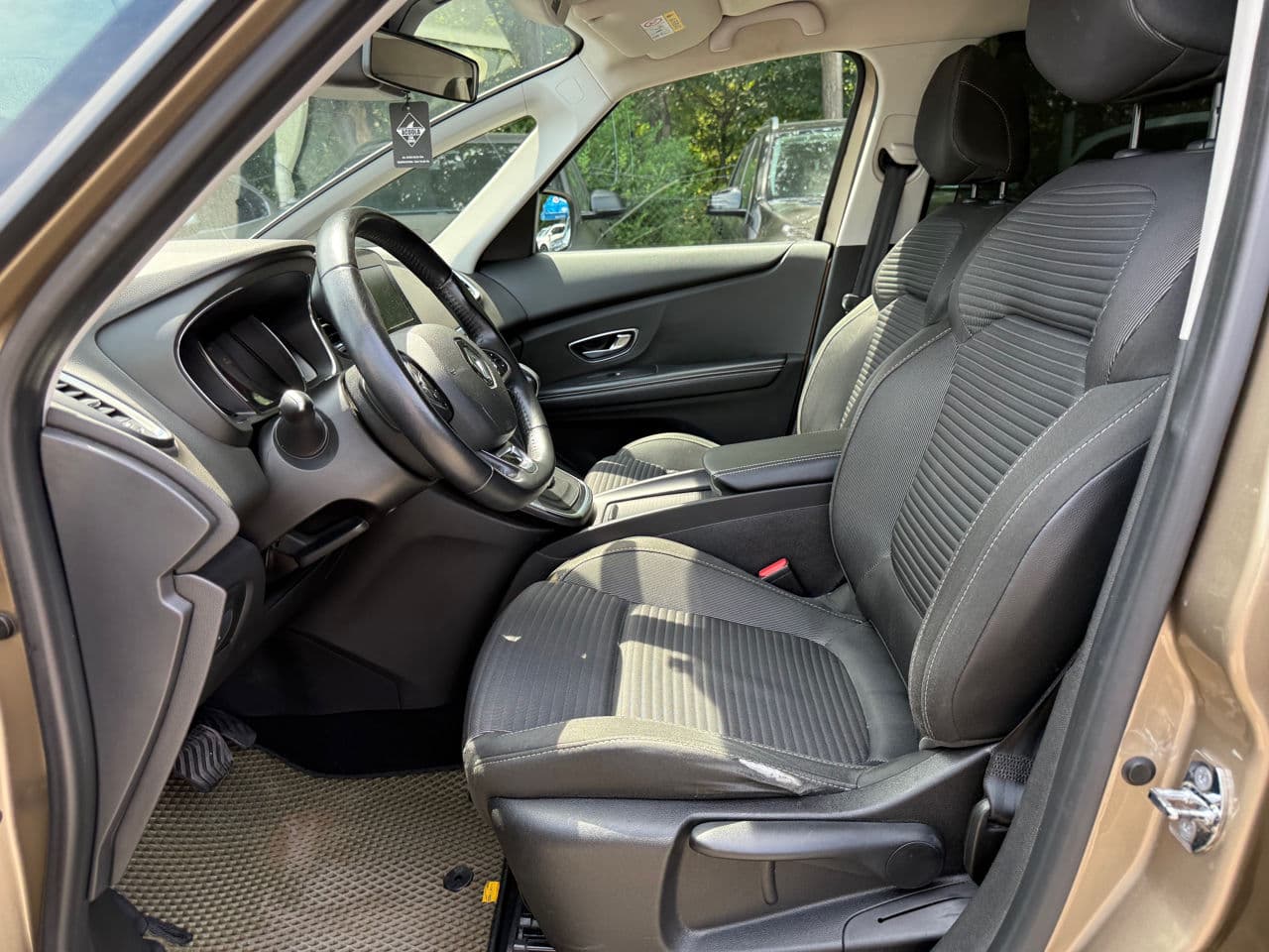 Renault Grand Scenic 2017 — Миниатюра 6
