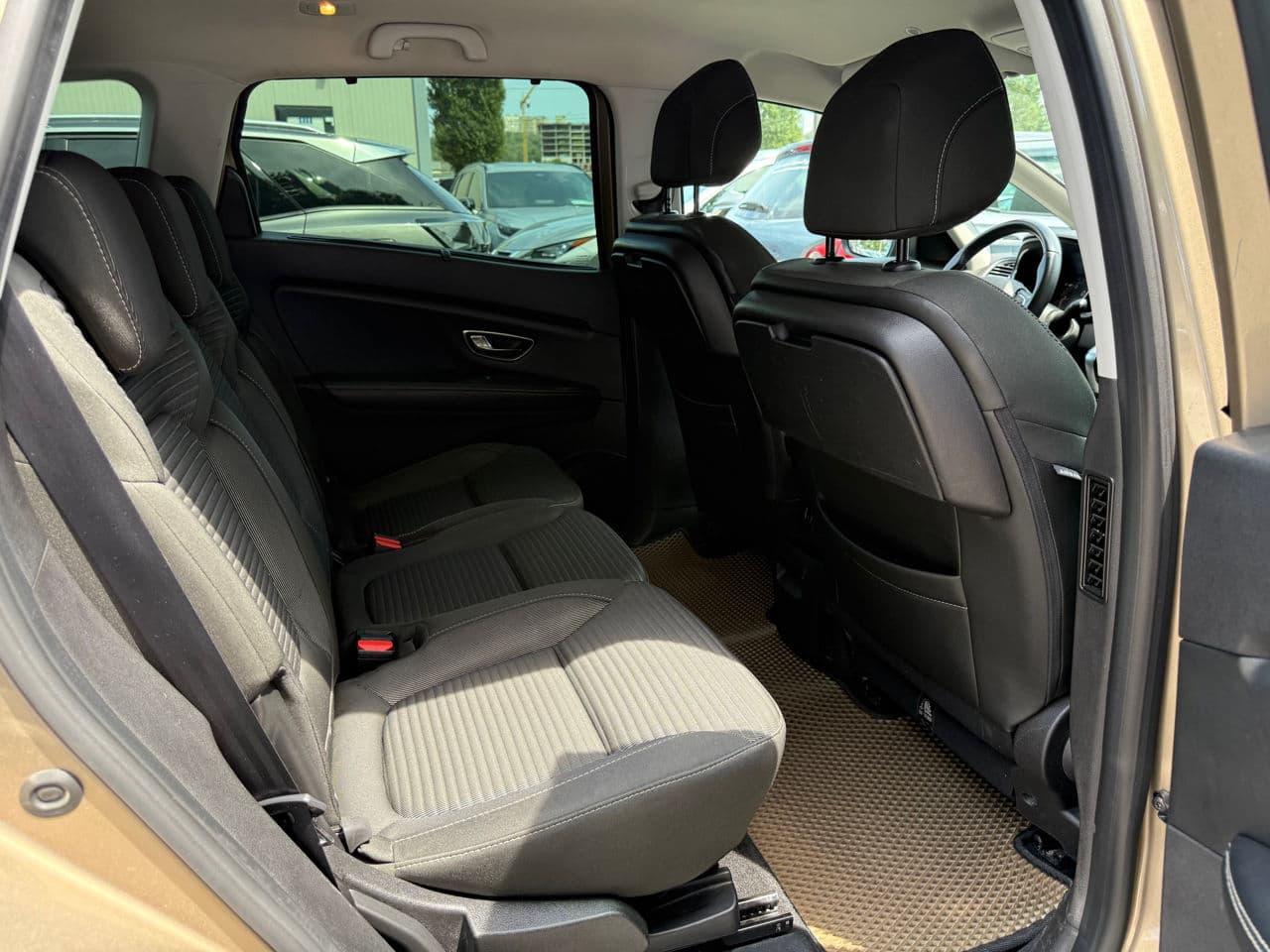 Renault Grand Scenic 2017 — Миниатюра 15