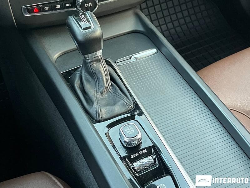 Volvo XC 60 2018 — Миниатюра 16
