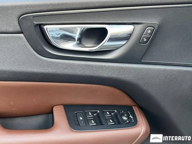 Volvo XC 60 2018 — Миниатюра 5