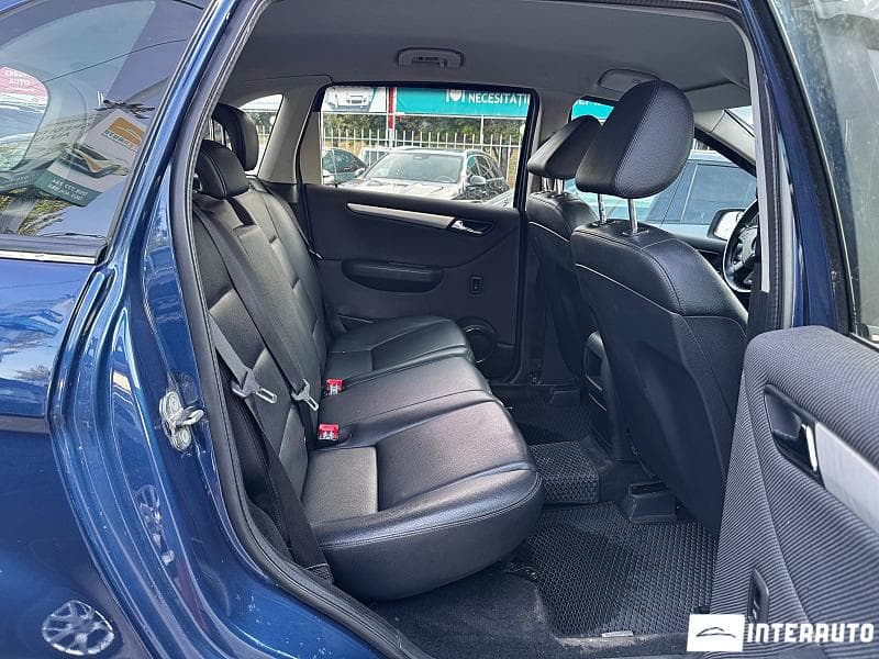 Mercedes B 180 2011 — Миниатюра 8