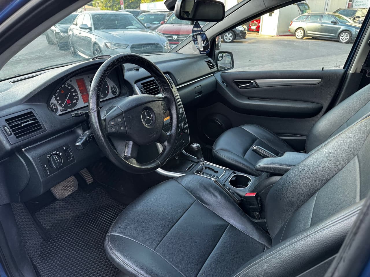 Mercedes B 180 2011 — Миниатюра 5