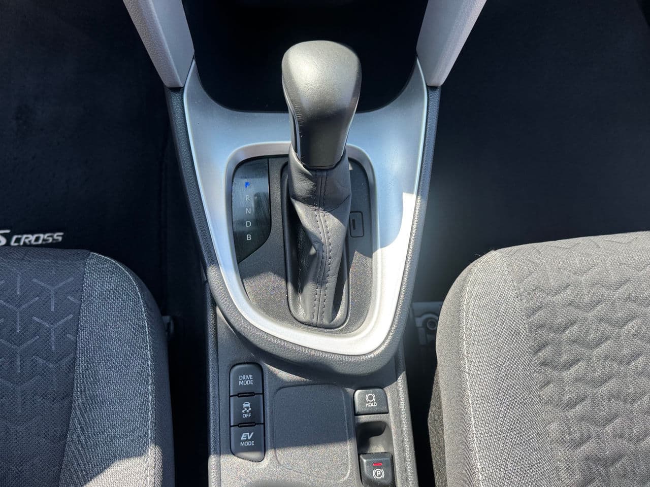 Toyota Yaris Cross 2022 — Миниатюра 12