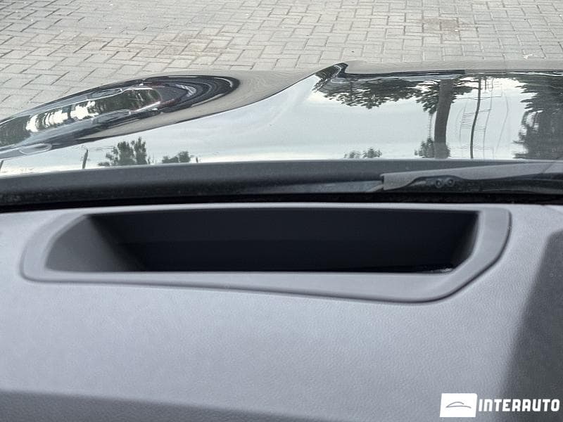 BMW 330 2019 — Миниатюра 13