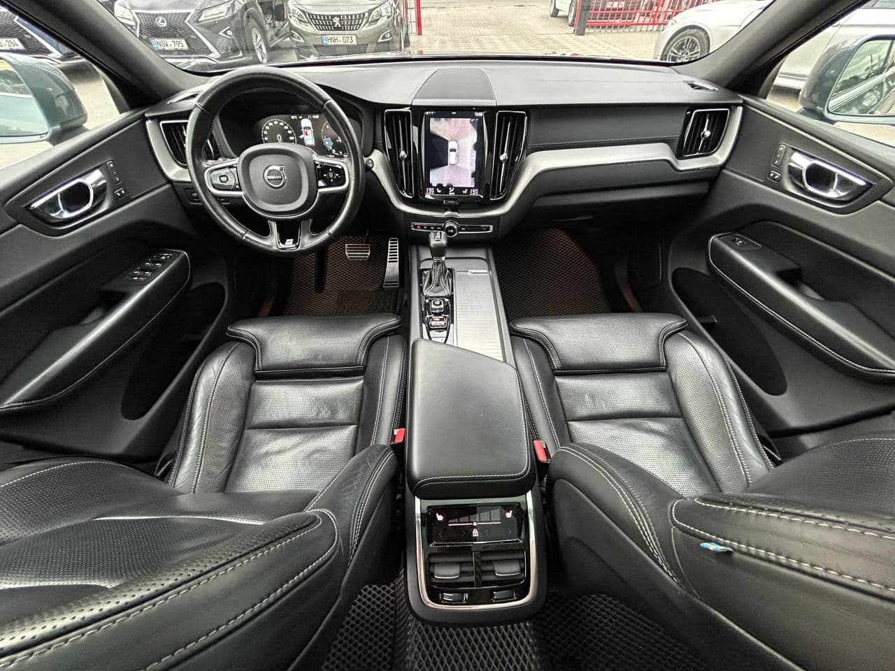 Volvo XC 60 2018 — Миниатюра 9