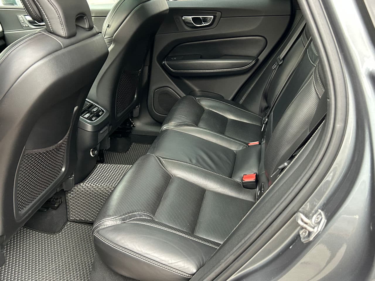 Volvo XC 60 2018 — Миниатюра 19