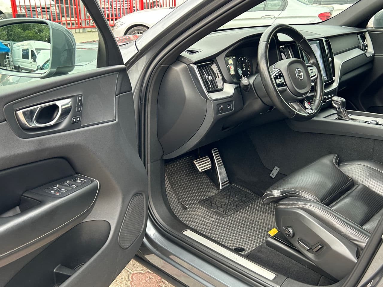 Volvo XC 60 2018 — Миниатюра 6