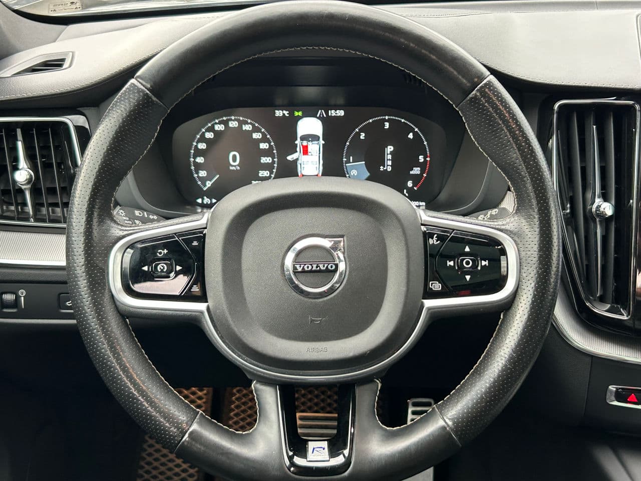 Volvo XC 60 2018 — Миниатюра 10
