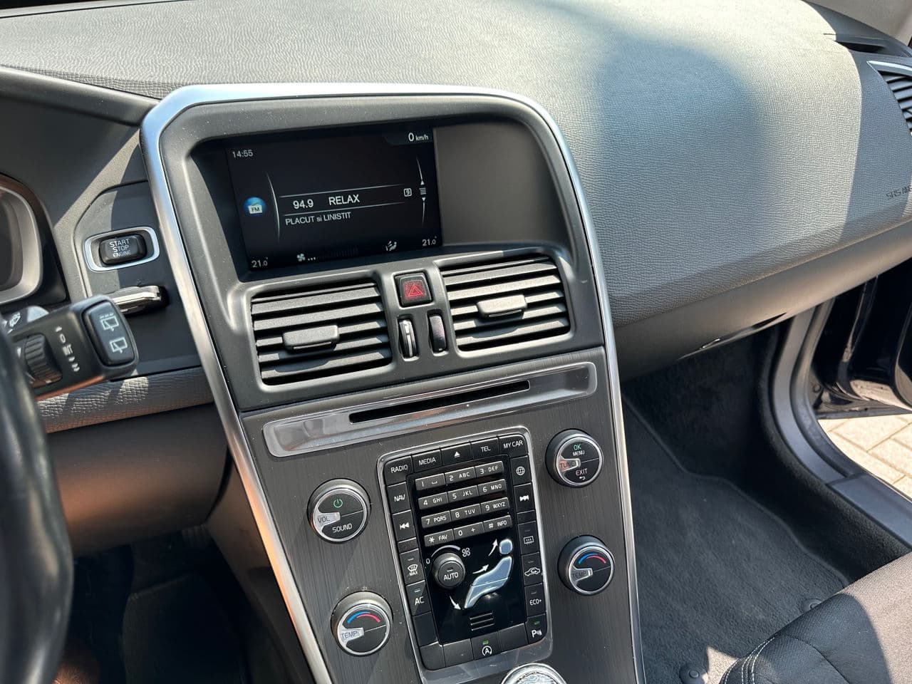 Volvo XC 60 2016 — Миниатюра 10