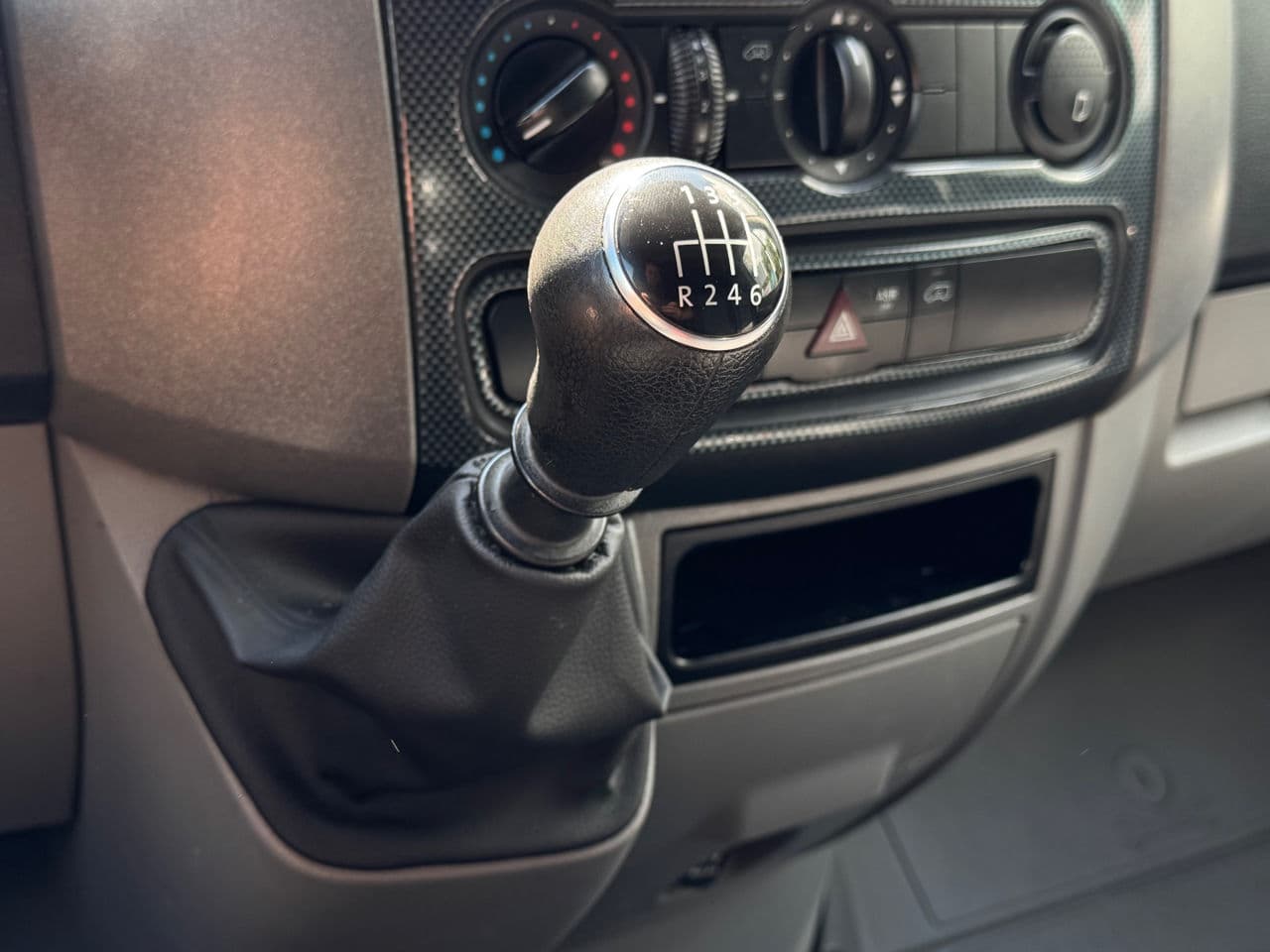 Volkswagen Crafter 2013 — Миниатюра 9