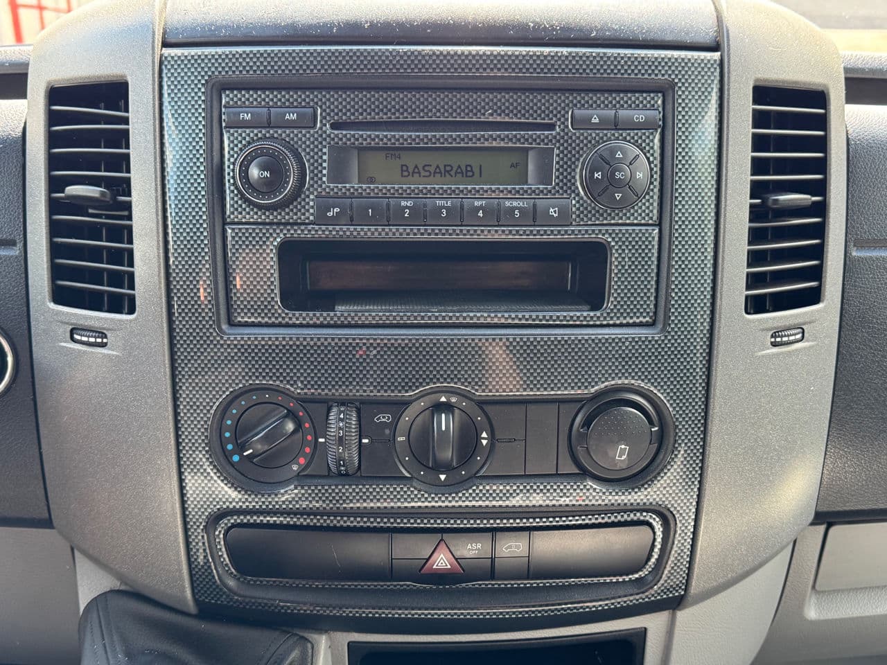 Volkswagen Crafter 2013 — Миниатюра 8