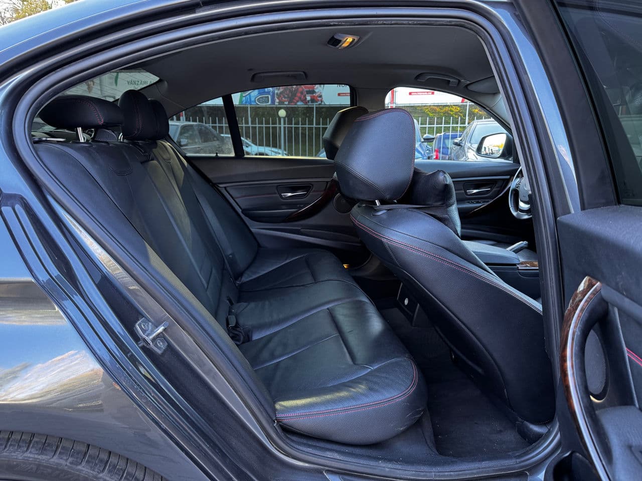 BMW 320 2012 — Миниатюра 8