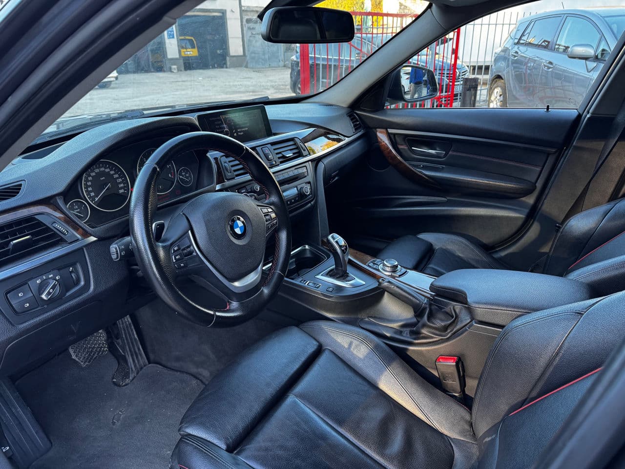BMW 320 2012 — Миниатюра 5