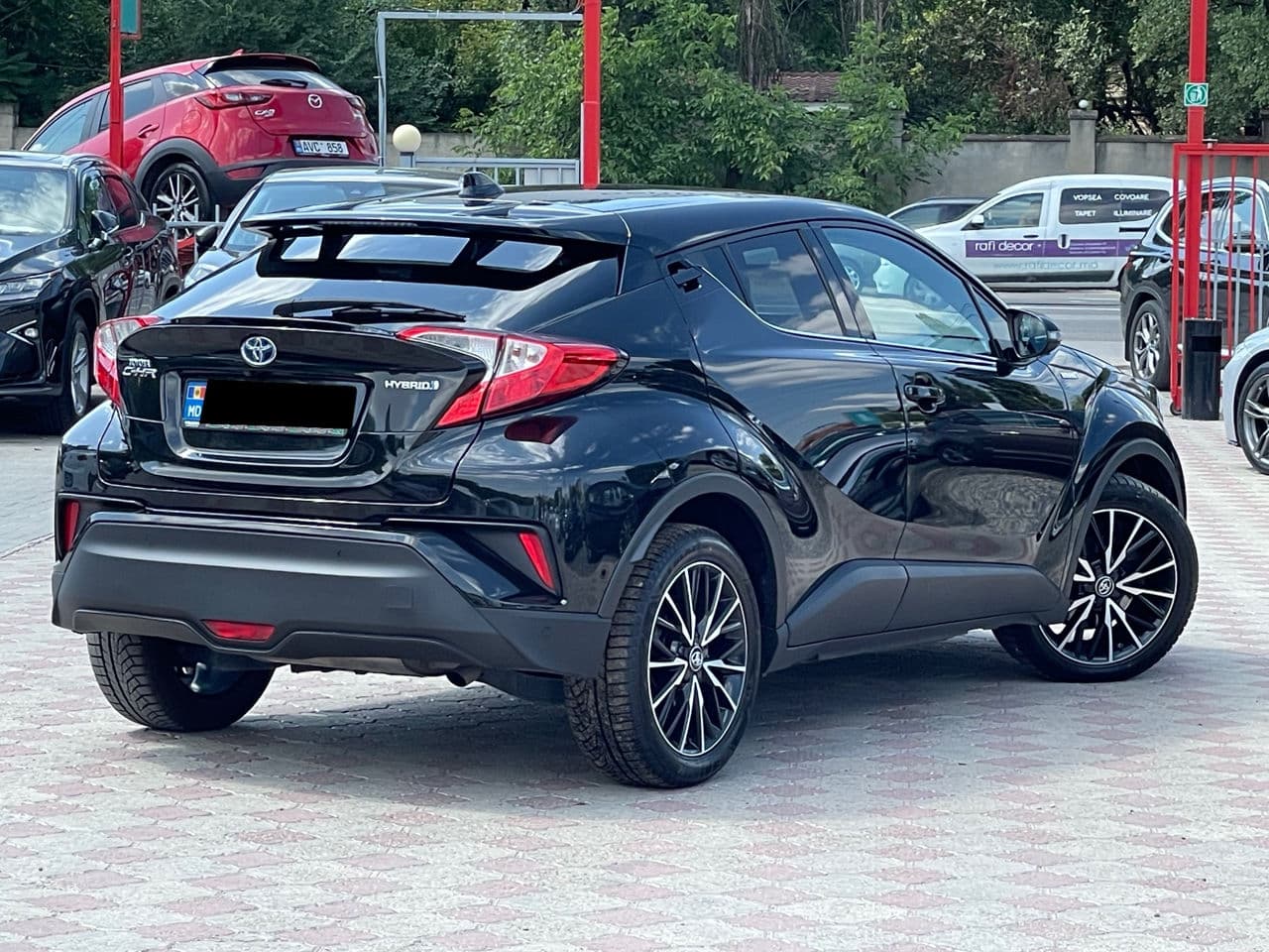 Toyota C-HR 2017 — Миниатюра 3