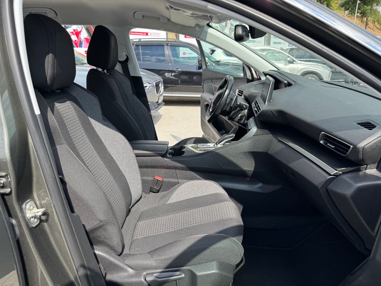 Peugeot 3008 2019 — Миниатюра 16