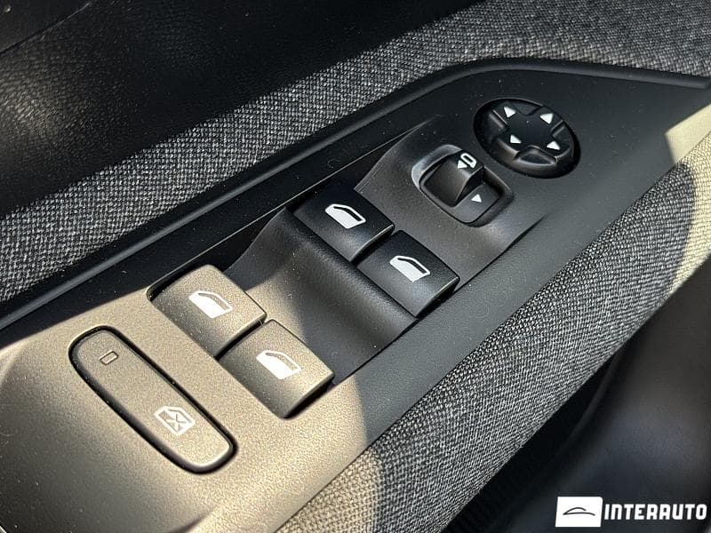 Peugeot 3008 2019 — Миниатюра 19