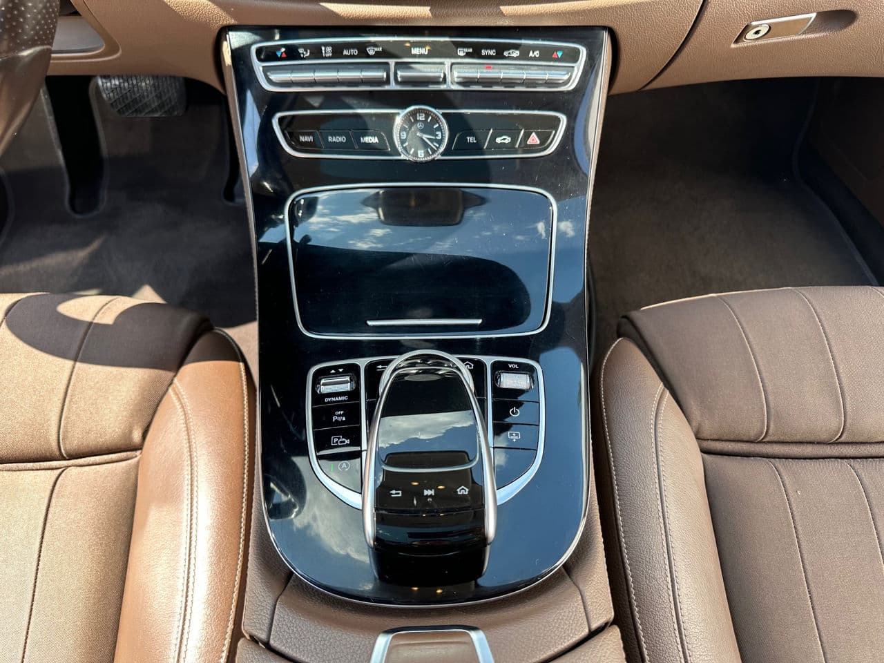 Mercedes E 220 2016 — Миниатюра 15