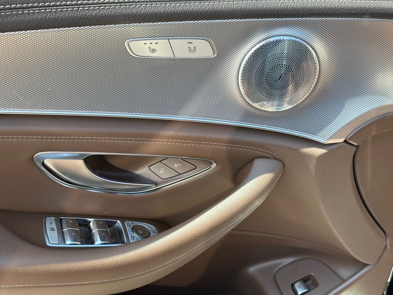Mercedes E 220 2016 — Миниатюра 16
