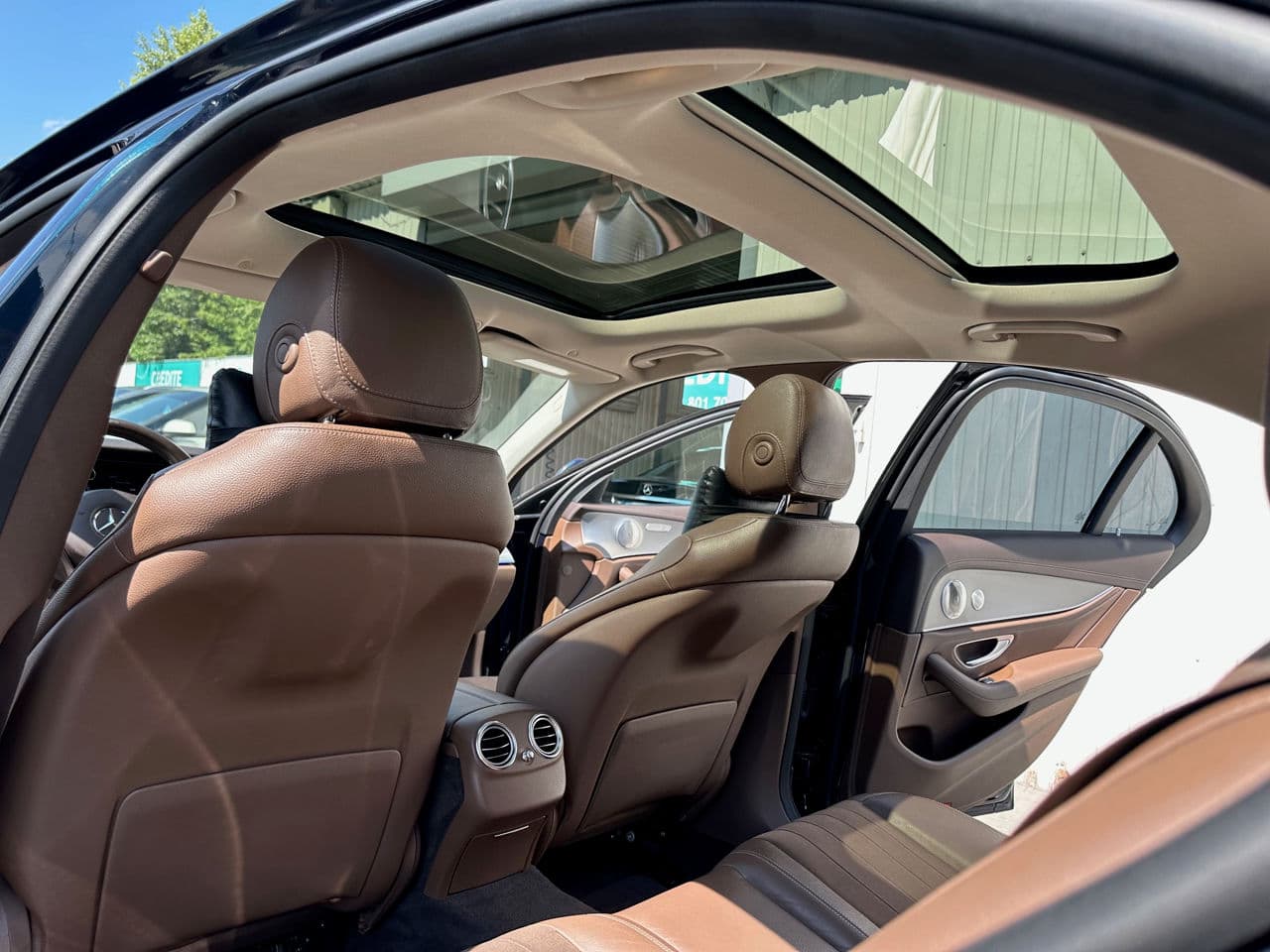 Mercedes E 220 2016 — Миниатюра 7