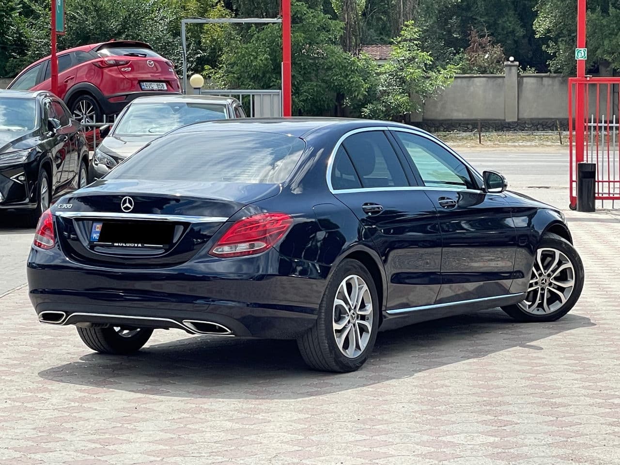 Mercedes C 300 2017 — Миниатюра 2