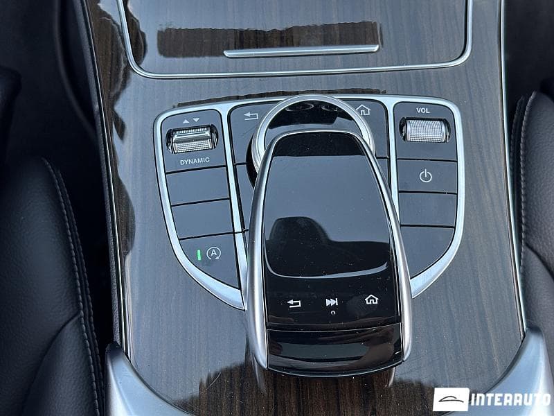 Mercedes C 300 2020 — Миниатюра 12