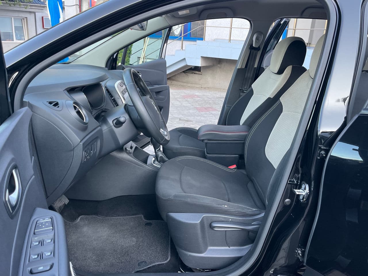 Renault Captur 2018 — Миниатюра 15