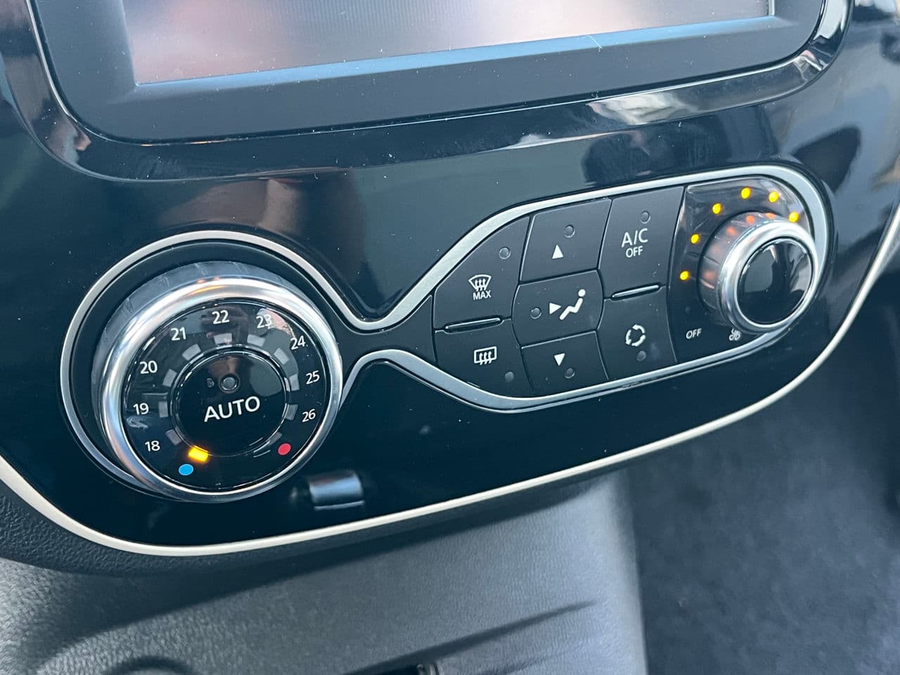Renault Captur 2018 — Миниатюра 13