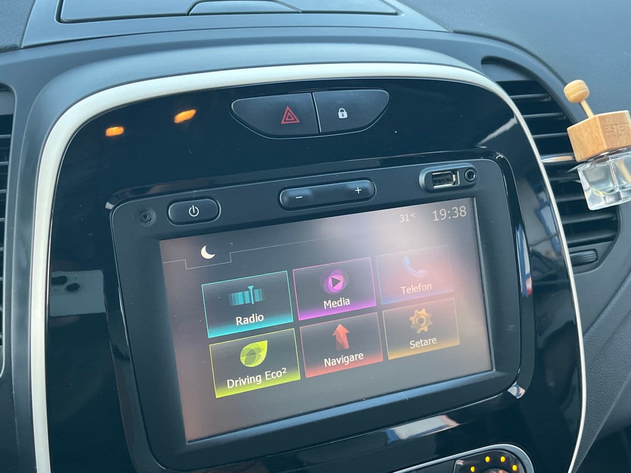 Renault Captur 2018 — Миниатюра 12