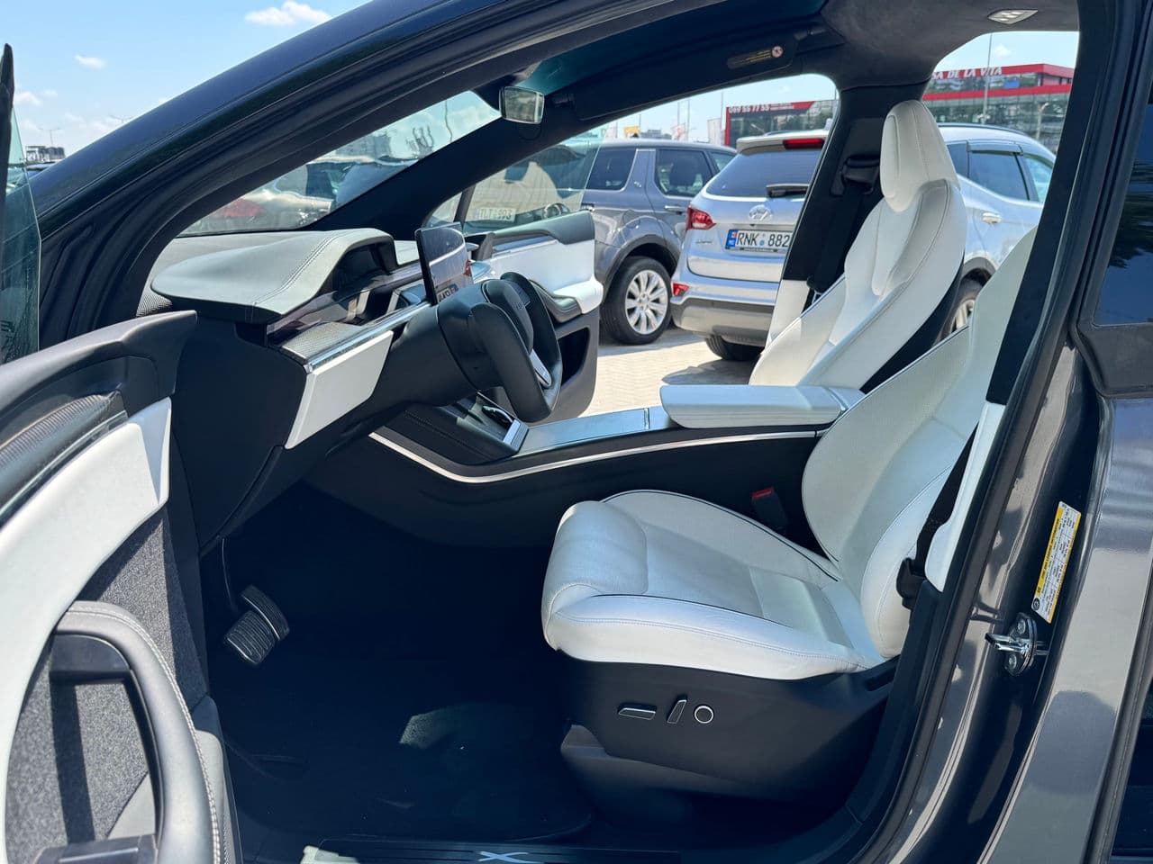 Tesla Model X Plaid 2022 — Миниатюра 6